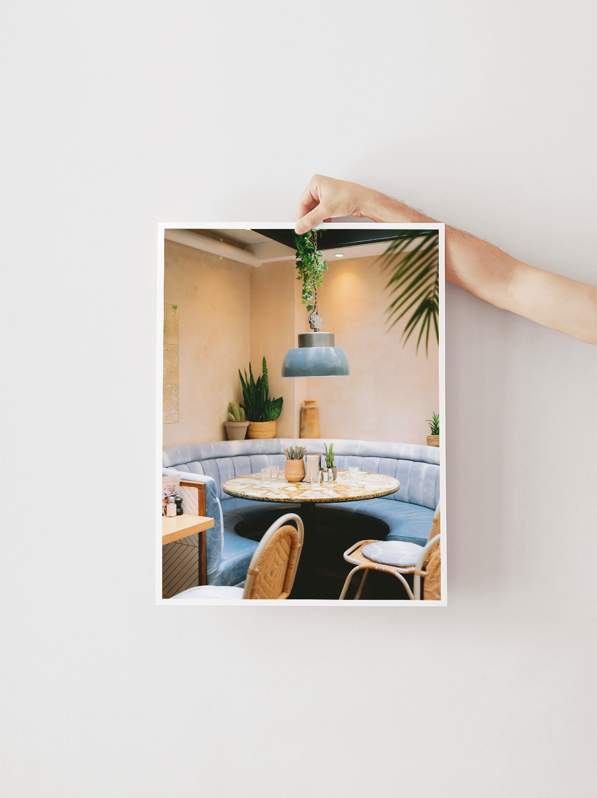 Paris Modern Cafe