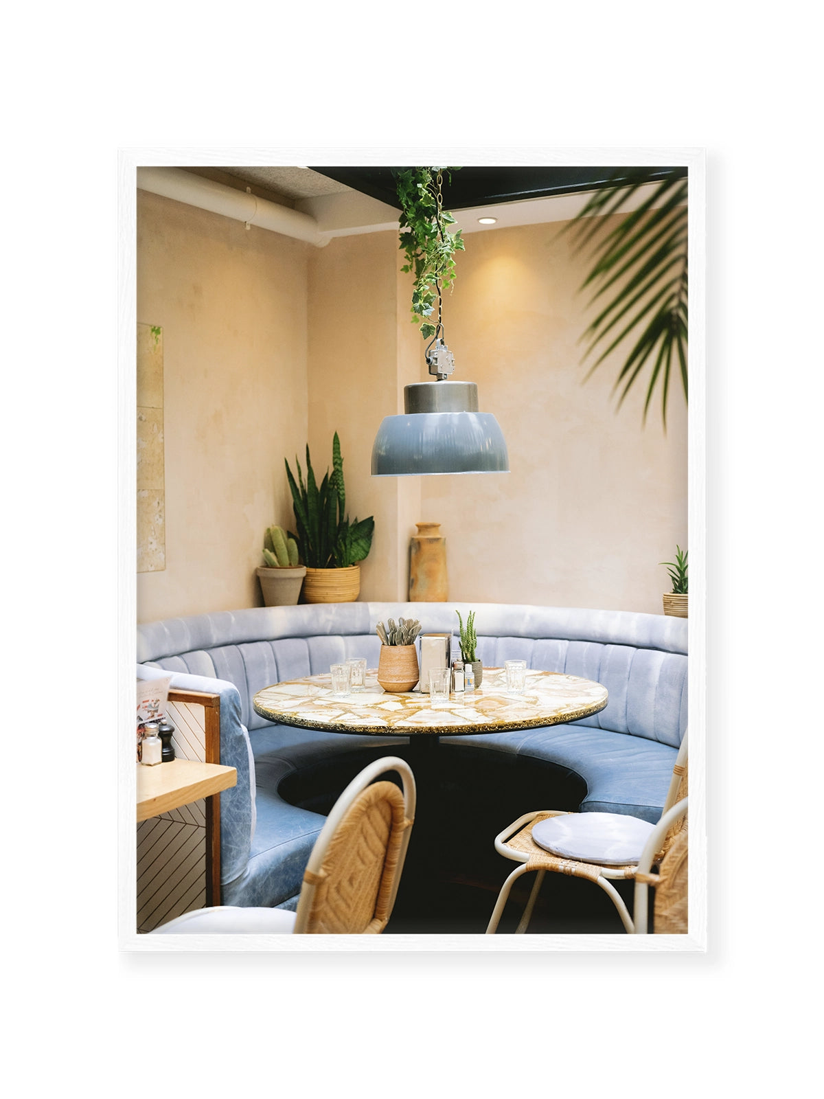 Paris Modern Cafe