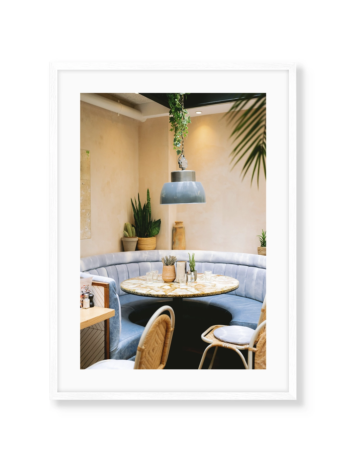 Paris Modern Cafe