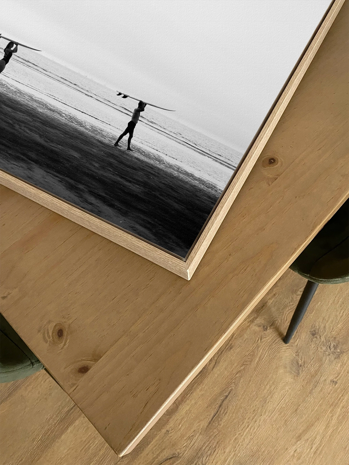 Surfer couple