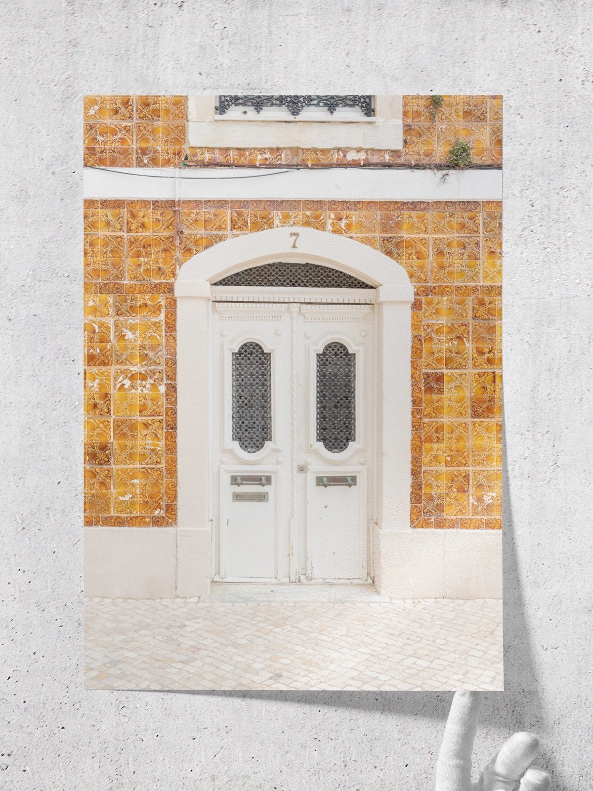 The White Door - Lámina de Henrike Schenk - Decora tu casa en Nomadart