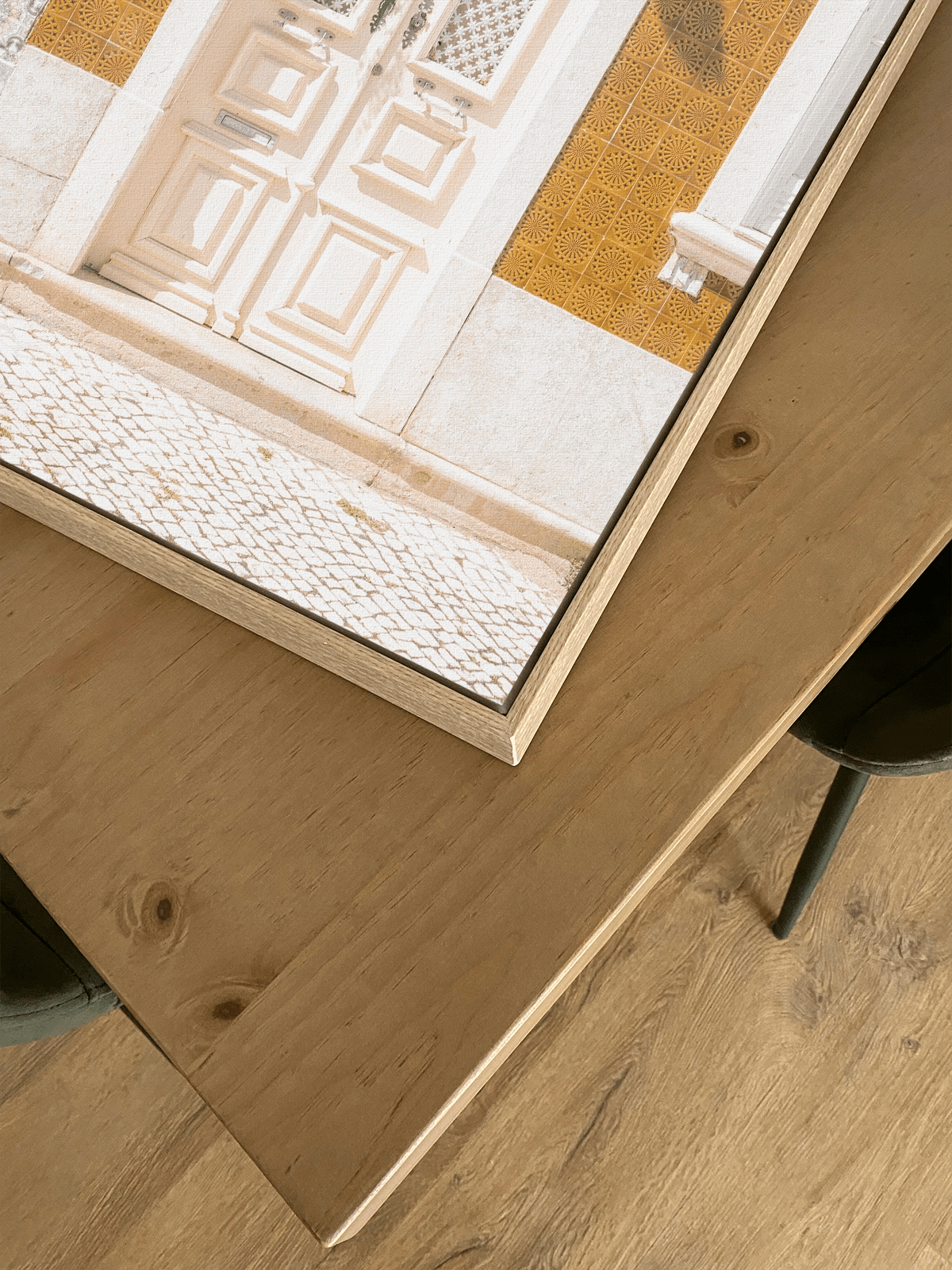 The White Entry - Lámina de Henrike Schenk - Decora tu casa en Nomadart