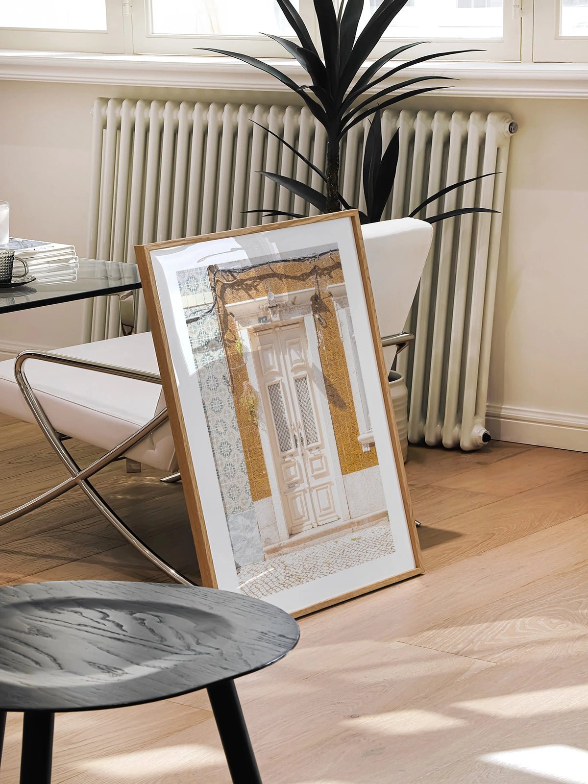 The White Entry - Lámina de Henrike Schenk - Decora tu casa en Nomadart