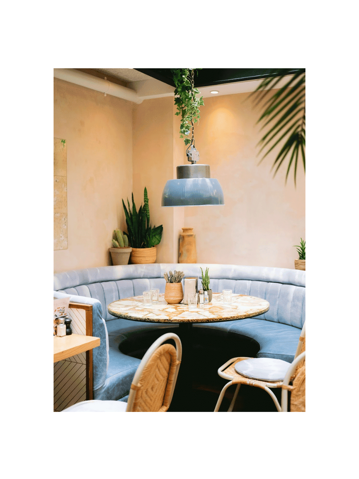 Paris Modern Café