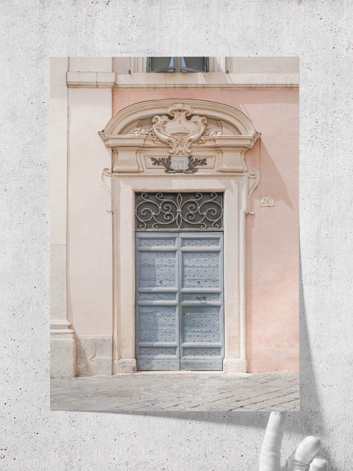 The Pastel Door - Lámina de Henrike Schenk - Decora tu casa en Nomadart